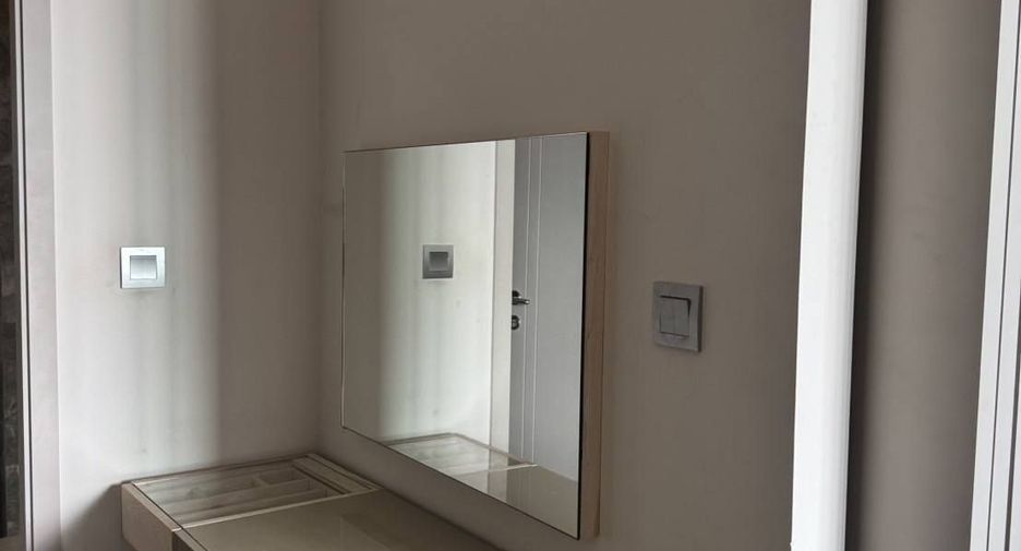 For rent studio condo in Pathum Wan, Bangkok
