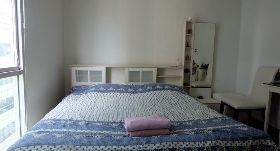 For sale 3 bedrooms condo in Watthana, Bangkok