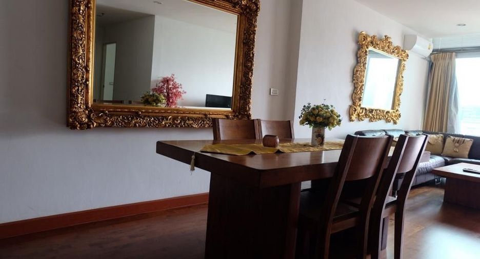 For sale 3 bedrooms condo in Watthana, Bangkok