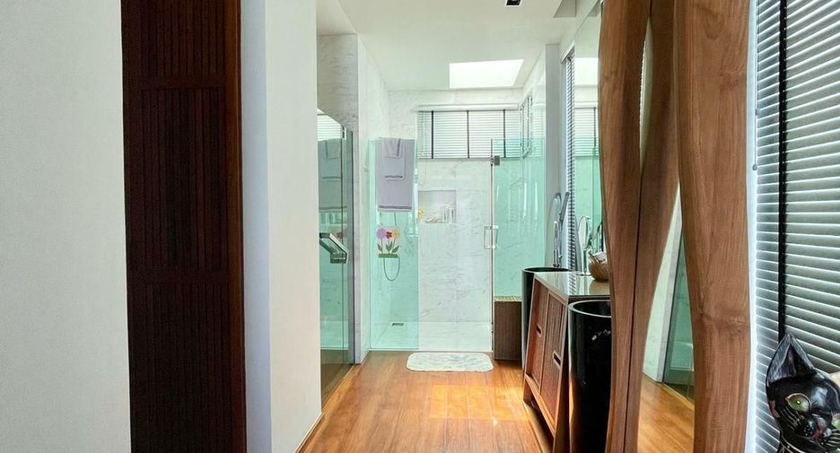 For sale 3 bedrooms villa in Mueang Phuket, Phuket