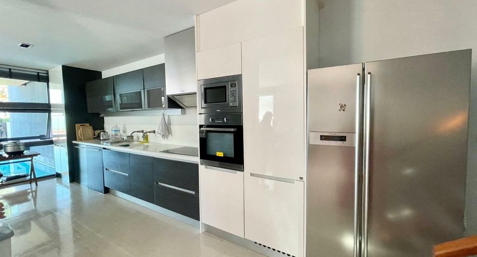 For sale 3 bedrooms villa in Mueang Phuket, Phuket