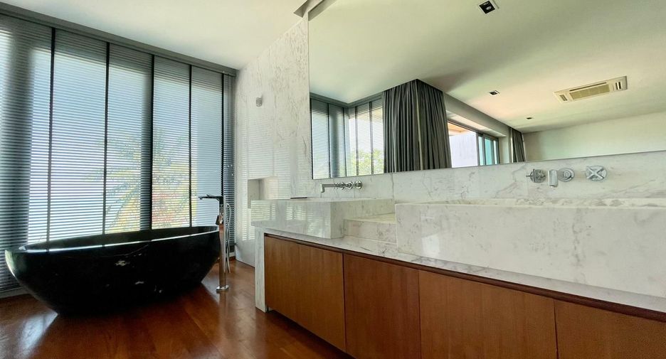 For sale 3 bedrooms villa in Mueang Phuket, Phuket