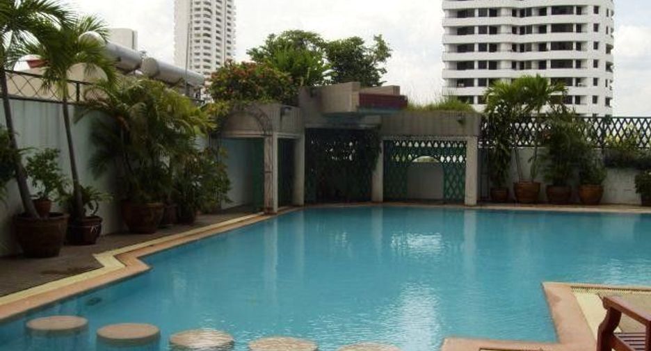 For rent 3 bedrooms condo in Watthana, Bangkok