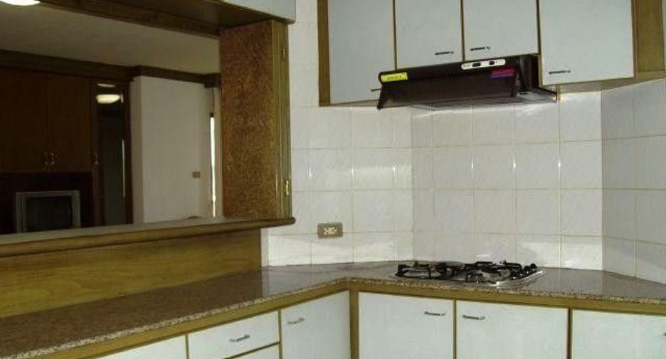 For rent 3 bedrooms condo in Watthana, Bangkok