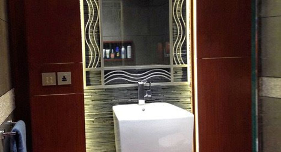 For sale 1 bed condo in Pathum Wan, Bangkok