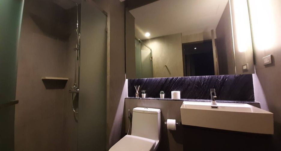 For rent 1 bed condo in Khlong Toei, Bangkok