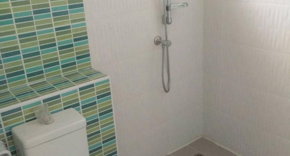 For sale 5 bedrooms townhouse in Sai Mai, Bangkok