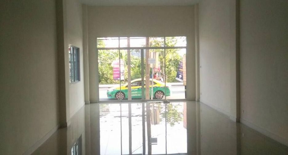 For sale 5 bedrooms townhouse in Sai Mai, Bangkok