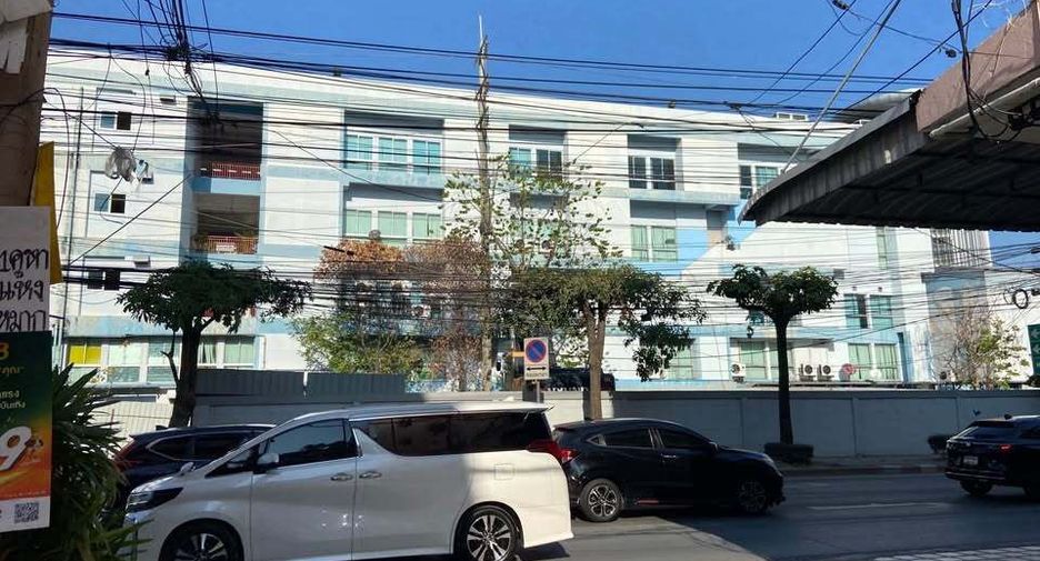 For rent retail Space in Bang Kapi, Bangkok