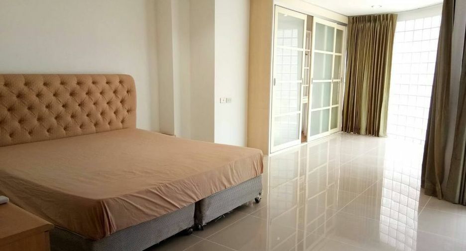 For rent 2 ベッドルーム condo in Watthana, Bangkok
