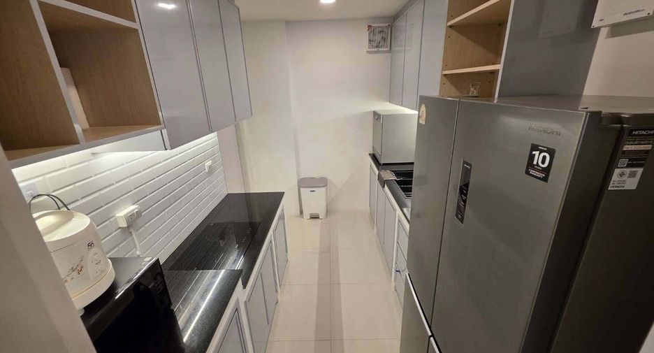 Casa en alquiler de 4 habitaciones en Bang Phli, Samut Prakan