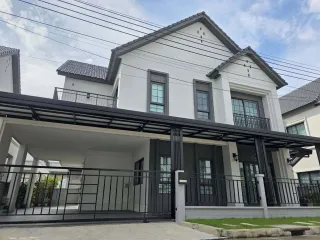 À louer 4 chambres maison à Bang Phli, Samut Prakan