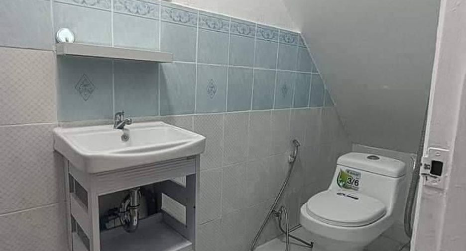 Продажа 2 спальни таунхаус в Mueang Samut Prakan, Самутпракан