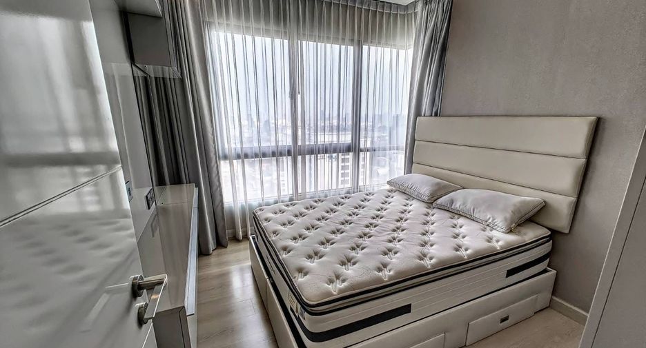For sale 3 bedrooms condo in Phaya Thai, Bangkok