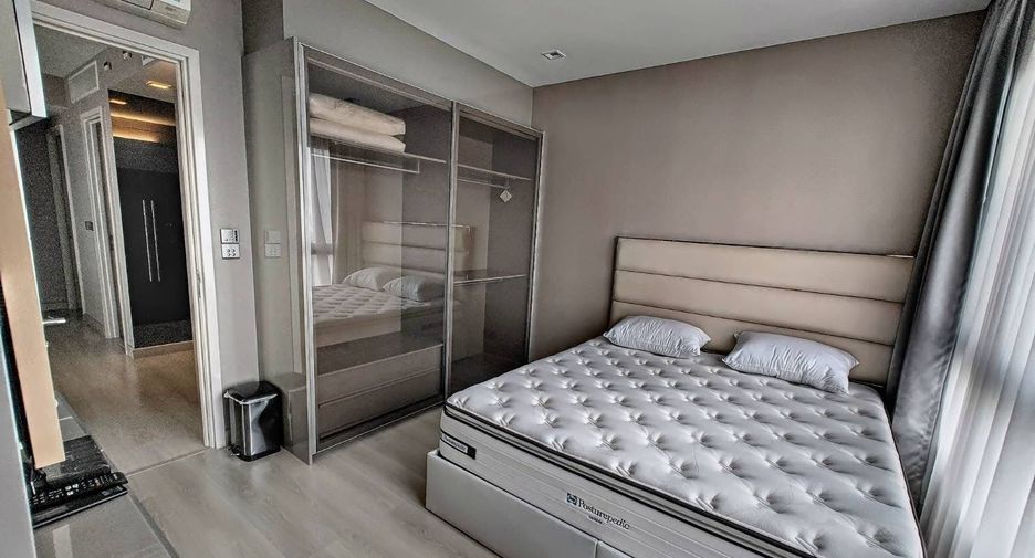 For sale 3 bedrooms condo in Phaya Thai, Bangkok