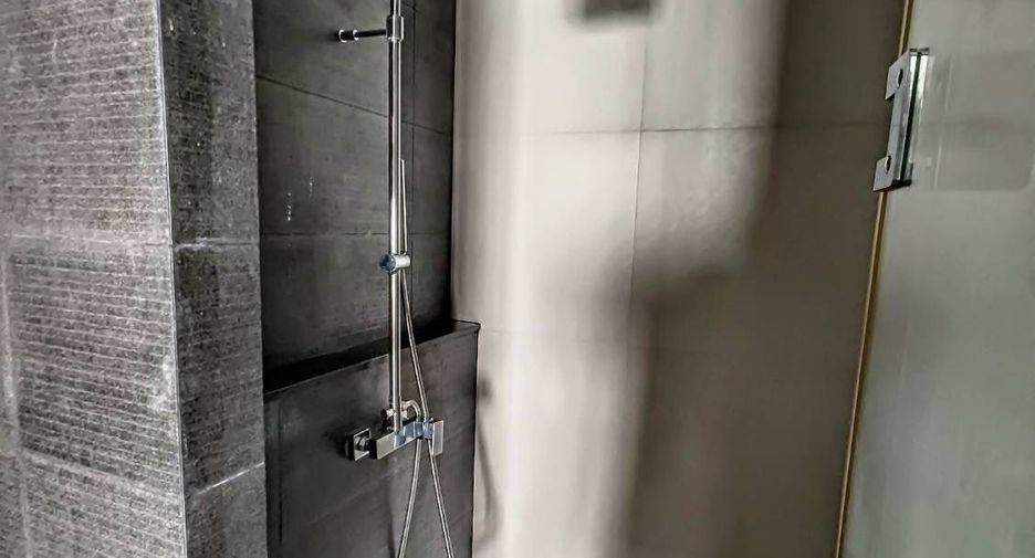 For sale 3 bedrooms condo in Phaya Thai, Bangkok