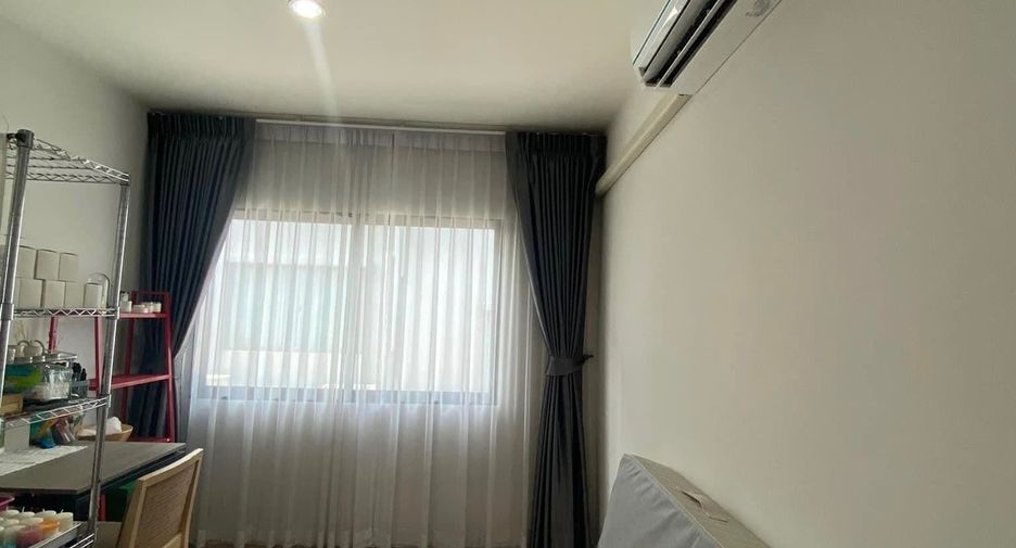For sale 3 bedrooms townhouse in Saphan Sung, Bangkok