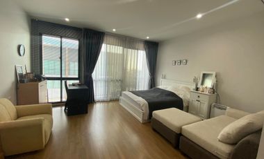 Reihenhaus zum Kauf mit 3 Zimmer in Saphan Sung, Bangkok