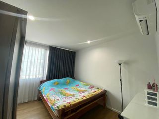 Casa adosada en venta de 3 habitaciones en Saphan Sung, Bangkok