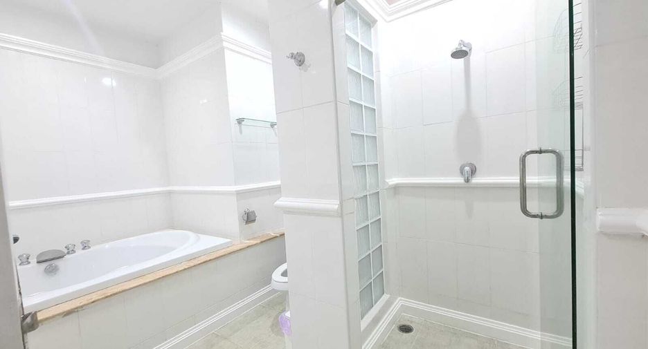 Apartamento en alquiler de 2 habitaciones en Mueang Phuket, Phuket