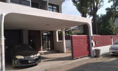 For rent 3 bedrooms house in Watthana, Bangkok