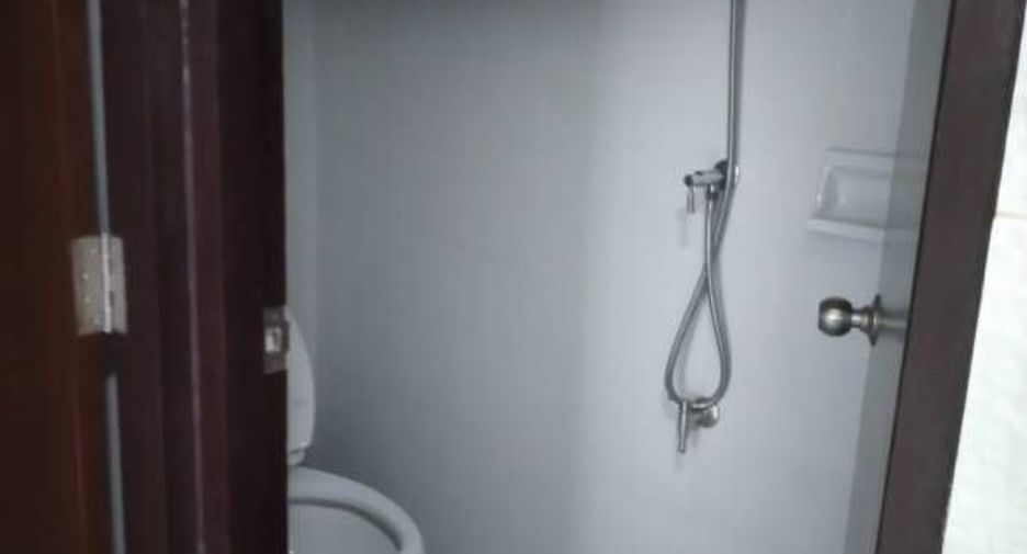 For rent 3 bedrooms house in Watthana, Bangkok