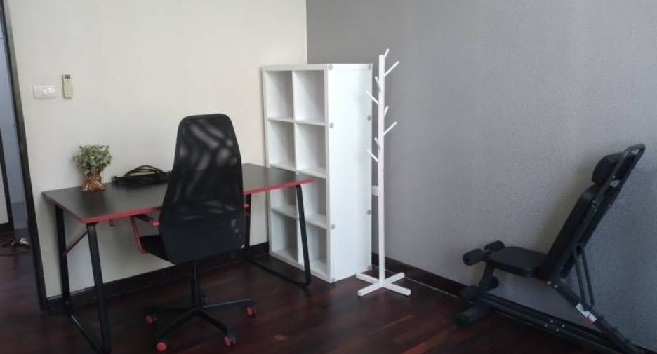 For rent 3 bedrooms house in Watthana, Bangkok