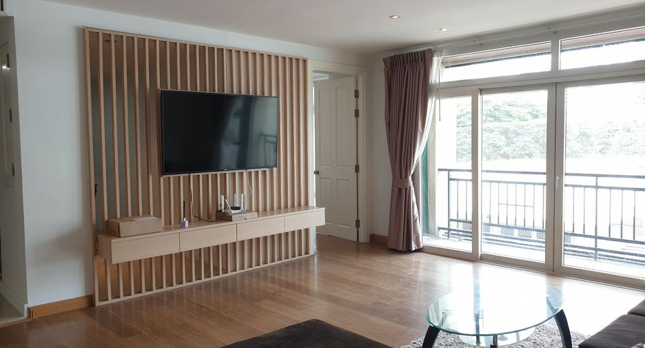 For rent 3 bedrooms condo in Watthana, Bangkok
