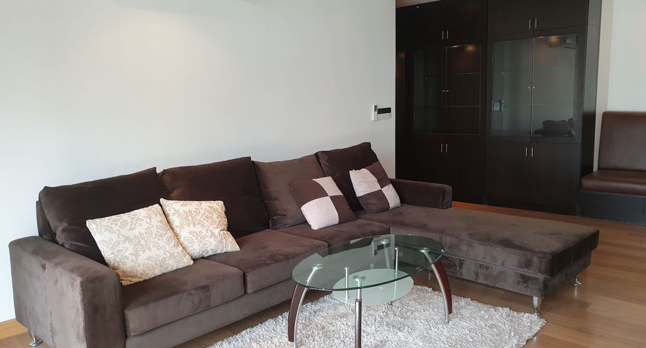For rent 3 bedrooms condo in Watthana, Bangkok