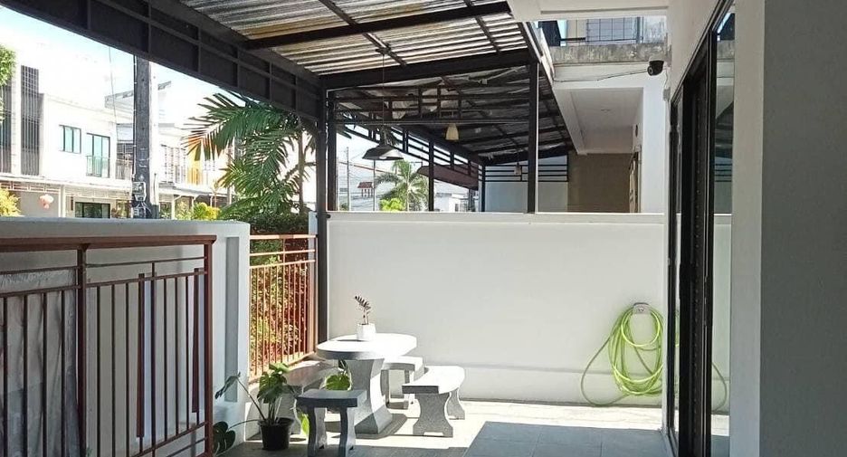 À louer 3 chambres maison à Mueang Phuket, Phuket