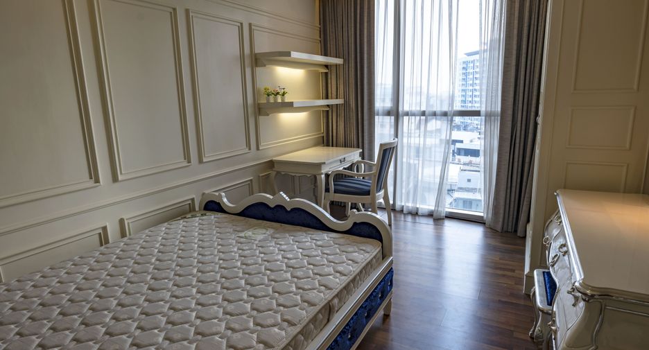 For rent 2 bedrooms condo in Khlong Toei, Bangkok