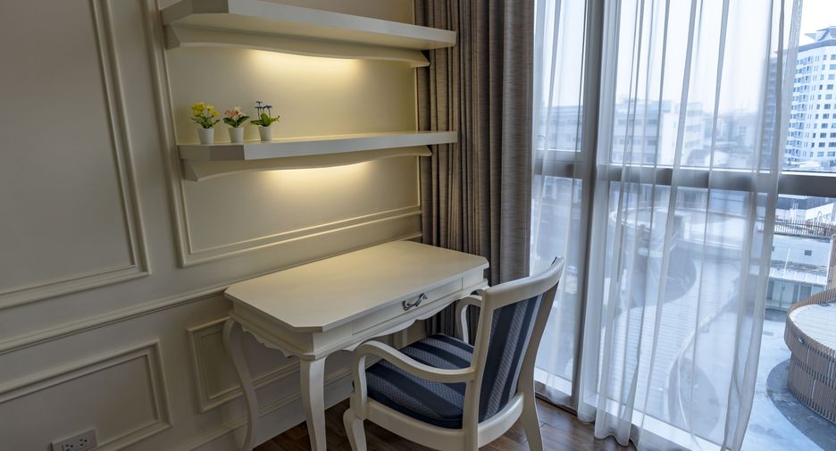 For rent 2 bedrooms condo in Khlong Toei, Bangkok