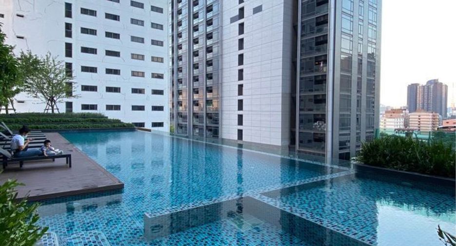 For rent 2 bedrooms condo in Watthana, Bangkok