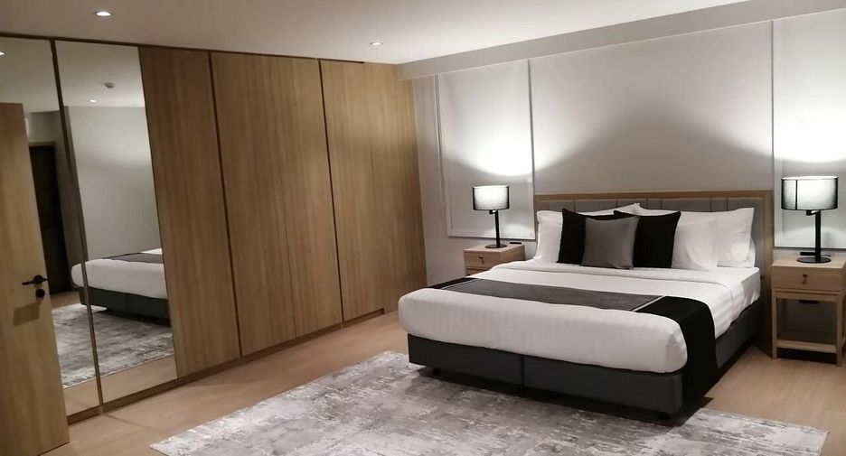 For rent 3 bedrooms condo in Watthana, Bangkok