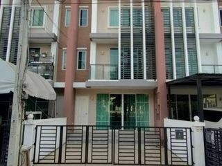 Reihenhaus zum Kauf und zur Miete mit 3 Zimmer in Lak Si, Bangkok