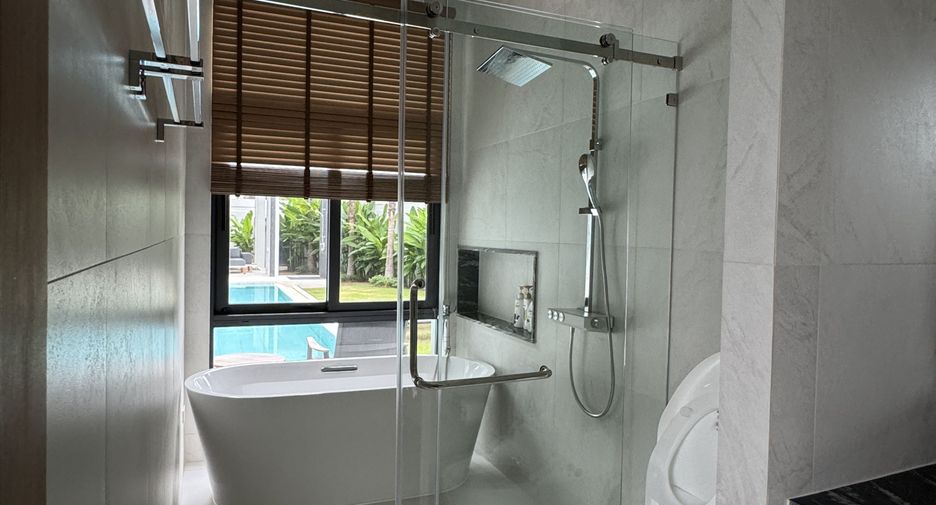 For rent 6 bedrooms villa in Mueang Phuket, Phuket
