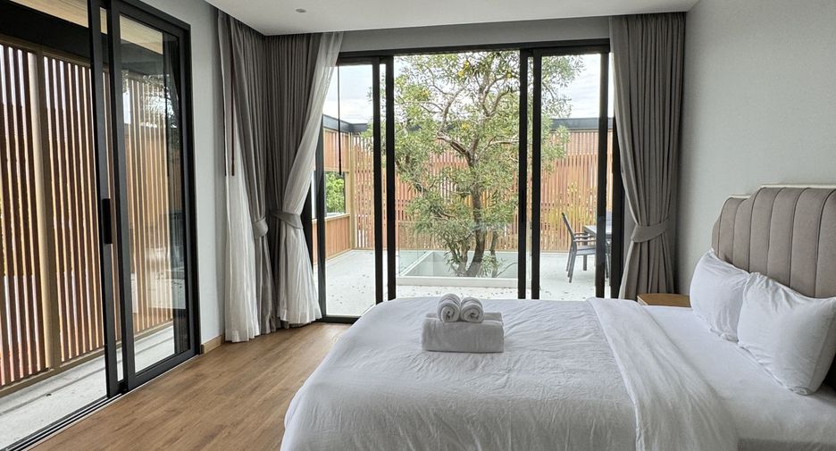 For rent 6 bedrooms villa in Mueang Phuket, Phuket