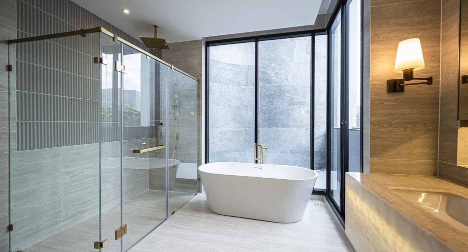 For sale 5 bedrooms house in Bang Kapi, Bangkok
