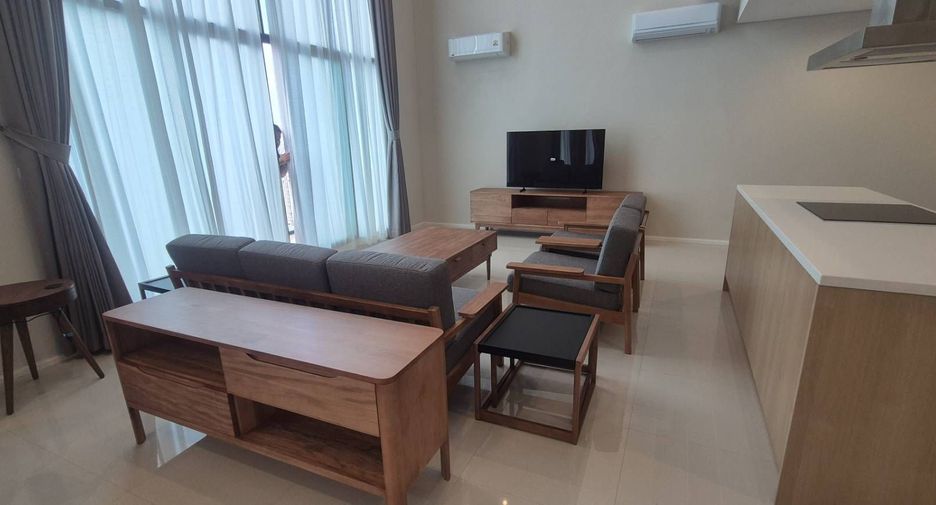 For sale 4 bedrooms condo in Watthana, Bangkok