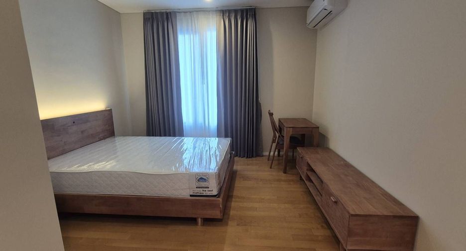 For sale 4 bedrooms condo in Watthana, Bangkok