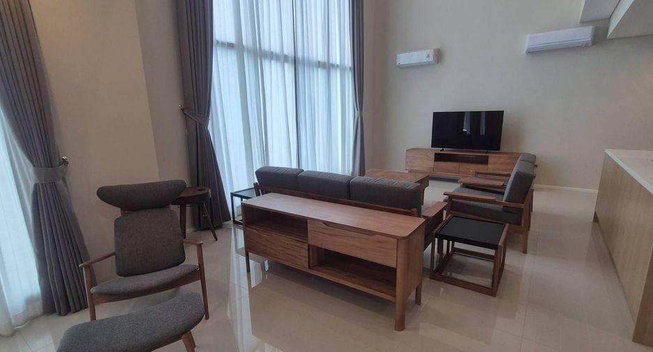 For sale 4 bedrooms condo in Watthana, Bangkok