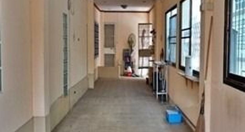 Reihenhaus zum Kauf mit 4 Zimmer in Lat Phrao, Bangkok