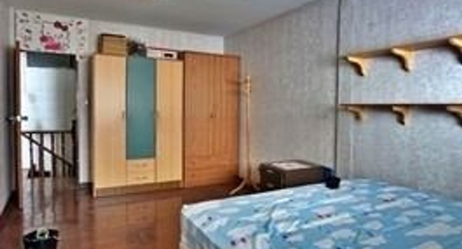 Reihenhaus zum Kauf mit 4 Zimmer in Lat Phrao, Bangkok