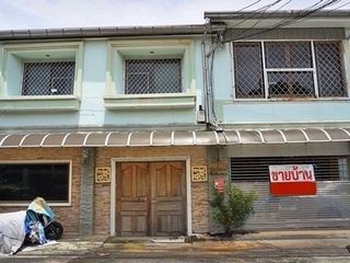 出售 4 卧室 联排别墅 在 Lat Phrao, 曼谷