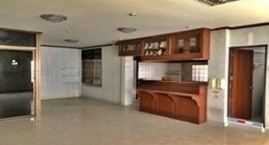 Reihenhaus zum Kauf mit 4 Zimmer in Lat Phrao, Bangkok