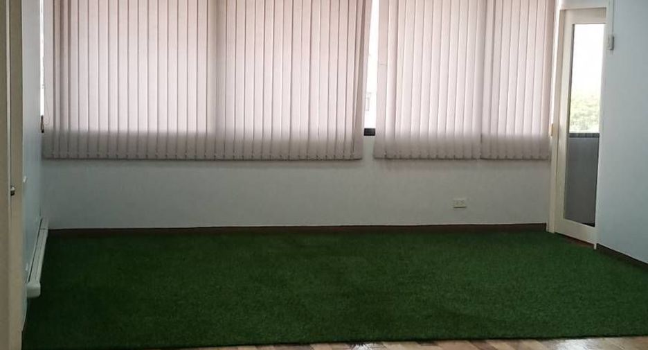 For sale and for rent office in Yan Nawa, Bangkok