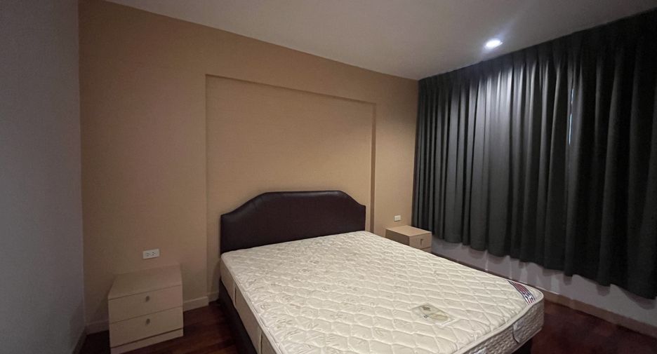 À louer 3 chambres condo à Khlong Toei, Bangkok