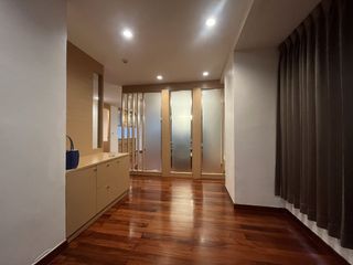 À louer 3 chambres condo à Khlong Toei, Bangkok