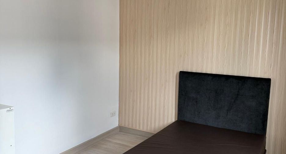 For rent 3 bedrooms townhouse in Suan Luang, Bangkok