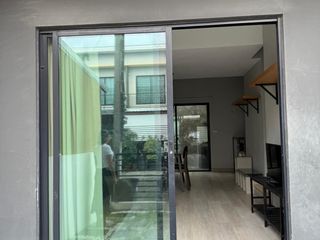 For rent 3 bedrooms townhouse in Suan Luang, Bangkok